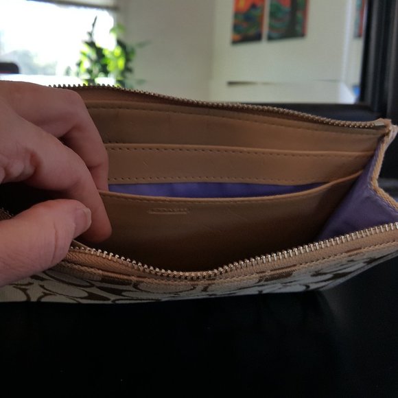 COACH Signature wallet wristlet - Picture 6 of 8